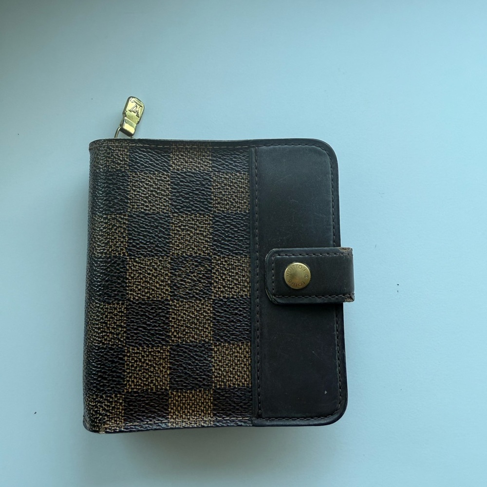 Louis Vuitton Damier Wallet